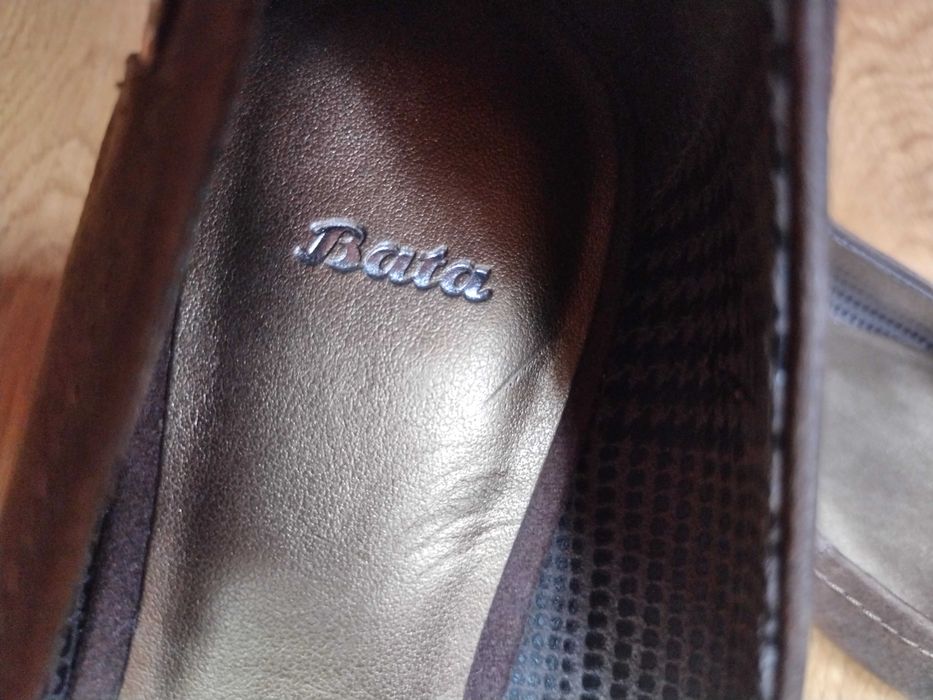 Bata - нови дамски обувки от естествена кожа балеринки  № 36