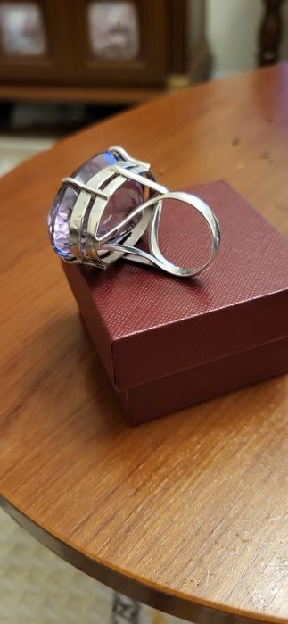 Продам кольцо с натуральным Аметистом