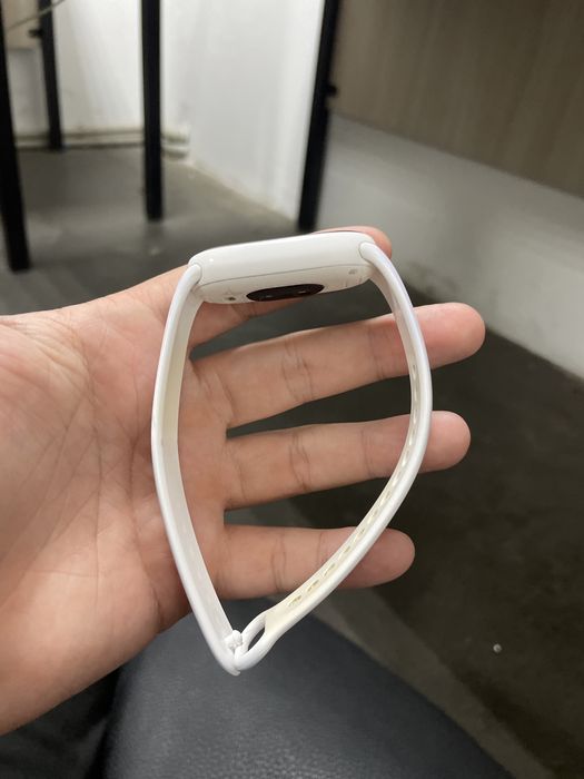 Продам Mi band 10