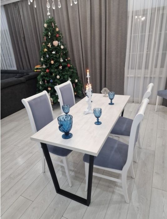 Кухонный стол  .