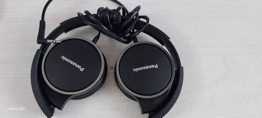 Продам наушники Panasonic