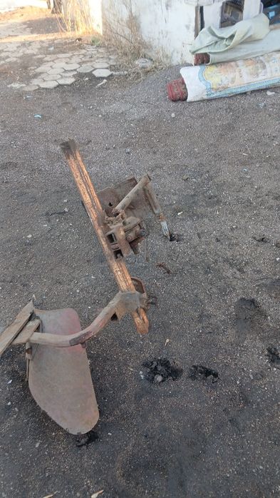 Плуг 1 для трактора не дорого .