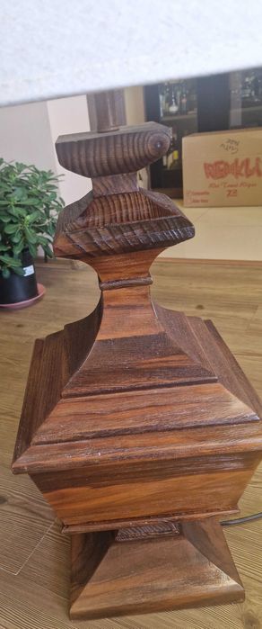 Продава се ретро настолна лампа