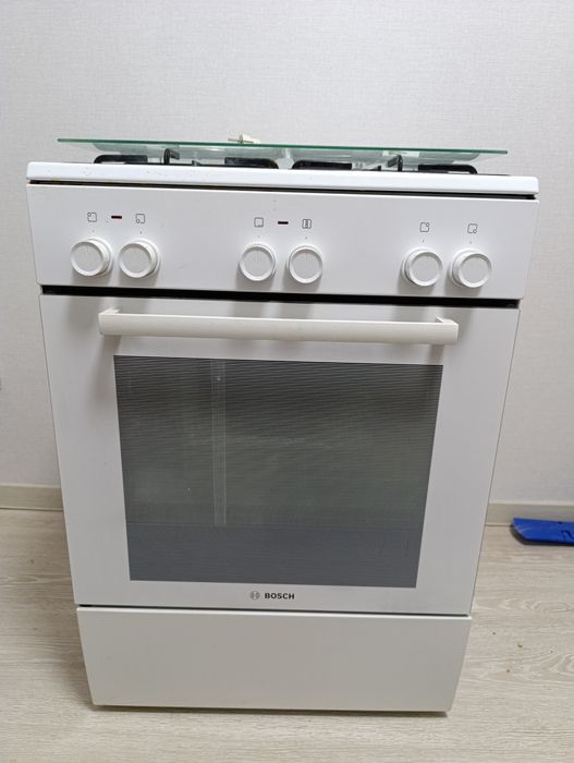 Продам газовую плиту ВOSCH с электродуховкой.