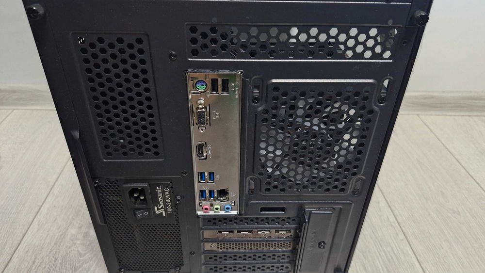 PC Gaming Fish Tank ARGB | RX 6600 | Display Temp | Video Asamblare TikTok/YT