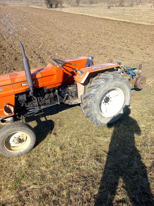 Vând tractor fiat 45