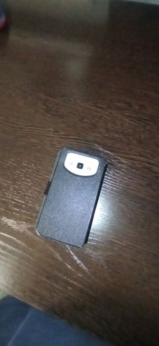 Продаю 2 телефона Samsung