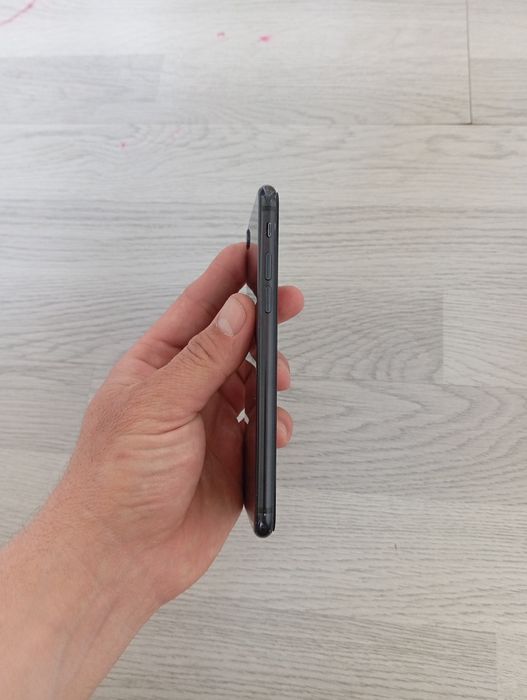 iPhone SE 128GB 128GB!