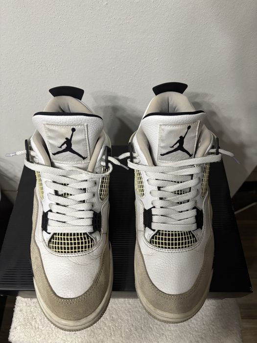 Jordan 4 Military Black (42,5)