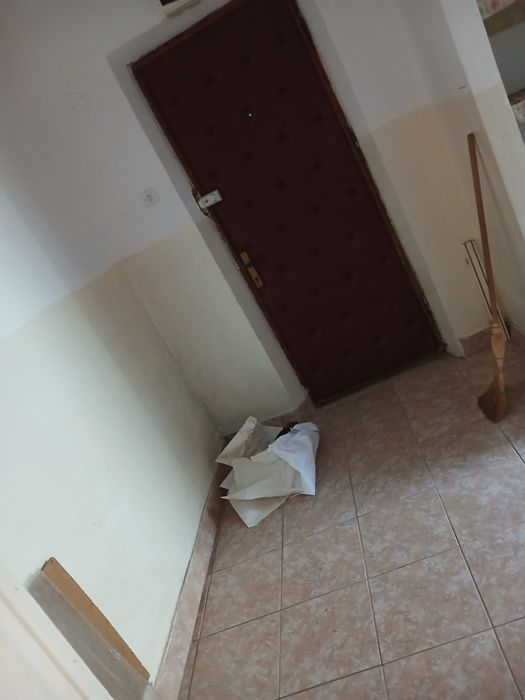 Vând apartament  comuna cerna