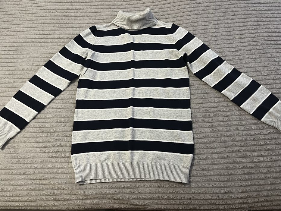 Свитера на мальчика в отличном состоянии