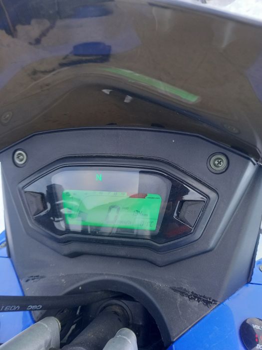 Продам снегоход барыс 200