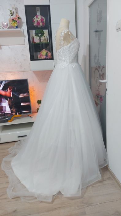 Rochie mireasa nouă