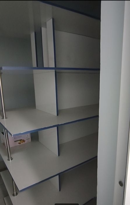 Aptekalar uchun mebel