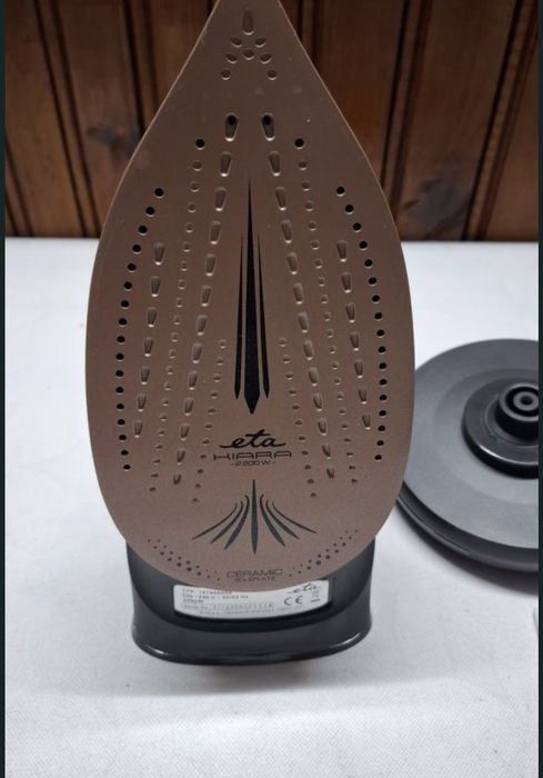 Безжична Парна ютия ETA Kiara - 2200 W, парен удар 90 г/мин, керамична