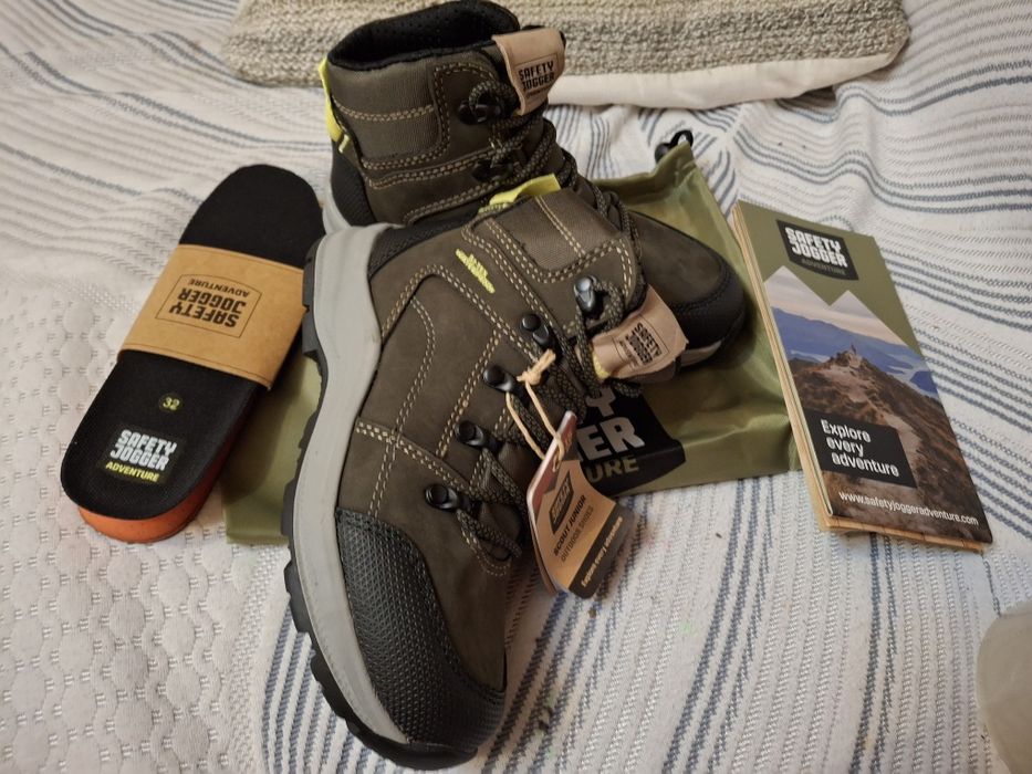 Ghete noi jogger marimea 32