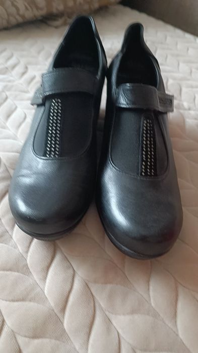 Ботинки на танкетке