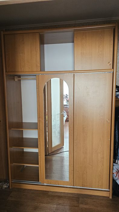 Продам плательный шкаф