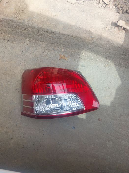 Tayota yaris orqa chap fara
