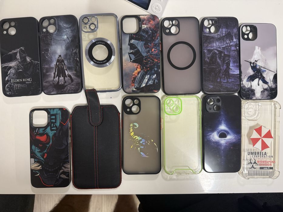 Калъфи за iPhone 13