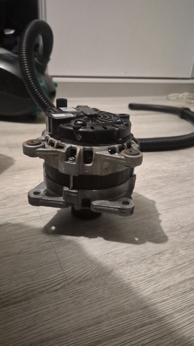 Vand alternator renault 1.0benzina