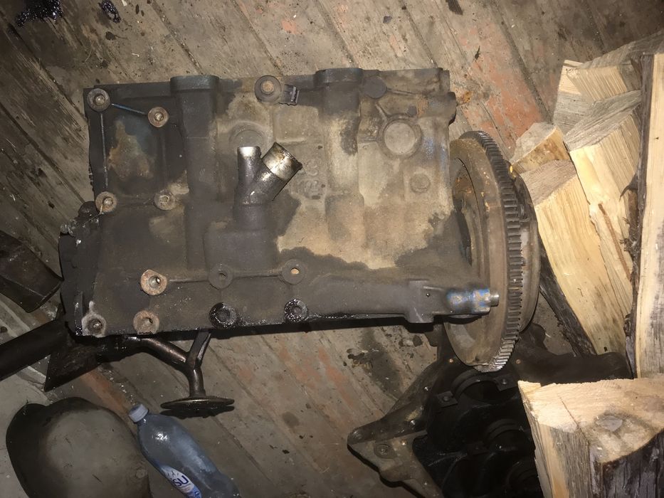 Продам мотор (124,126)