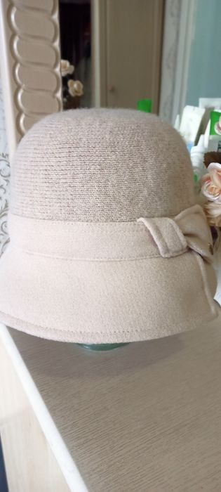 Тёплая шляпа, модный бреед.