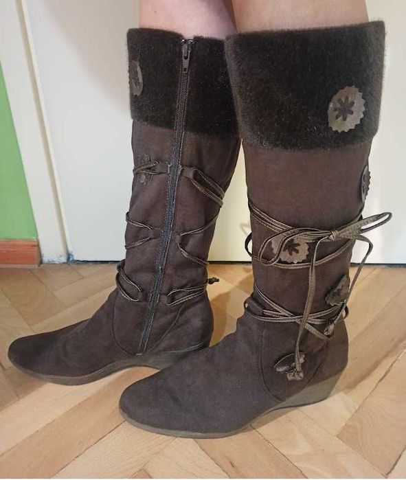 Дамски ботуши
Дамски ботуши