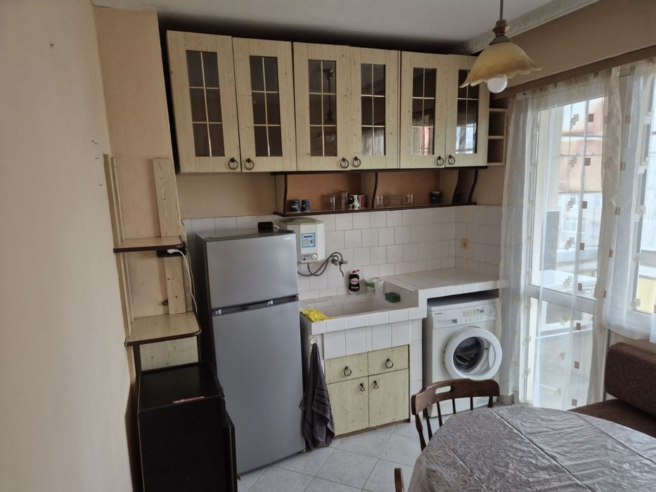 Давам тристаен апартамент под наем