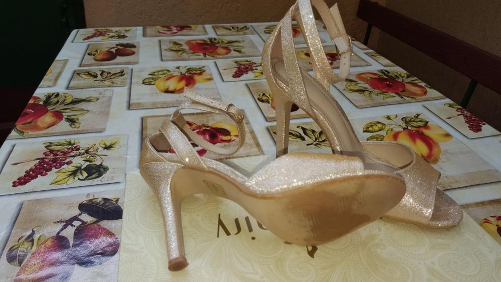 Sandale aurii ocazie, 35