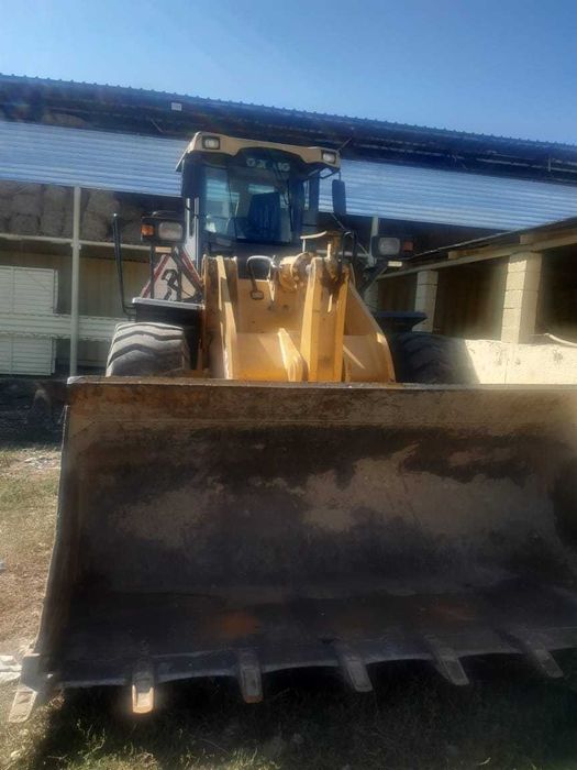 Погрузчик фронтальный