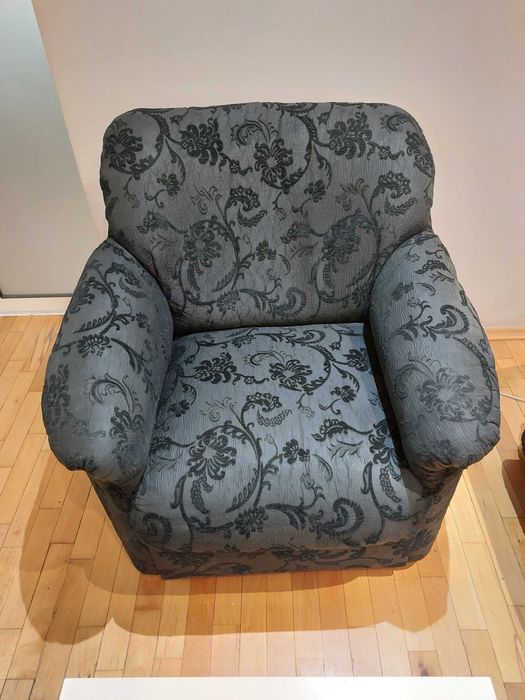 Продавам унгарски разтегаем диван с два фотьойла