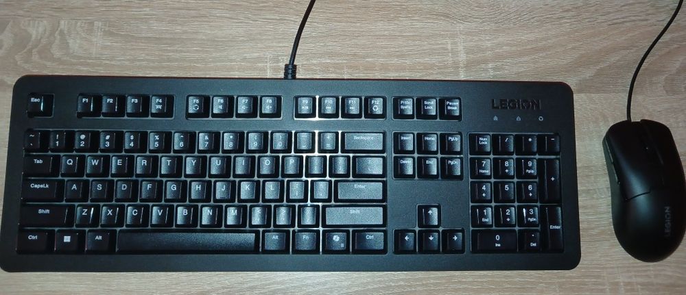 Ps4 slim 500gb, cu jocuri și tastatura lenovo