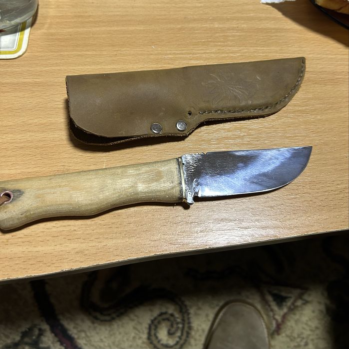 Cutit forjat cu teaca!