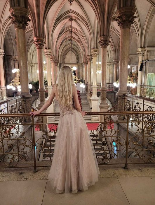 Бална рокля с цветя