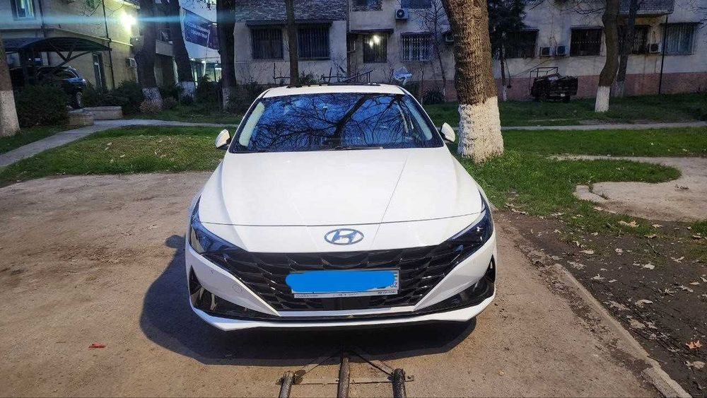 Hyundai Elantra. Белая ласточка с небольшим пробегом