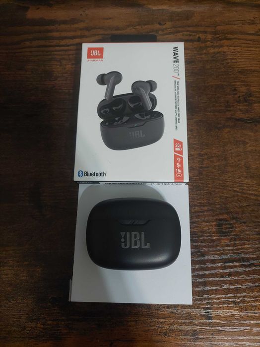 JBL безжични слушалки