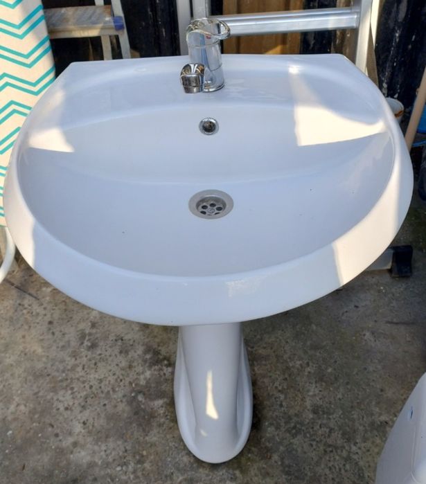 Chiuveta completa cu picior