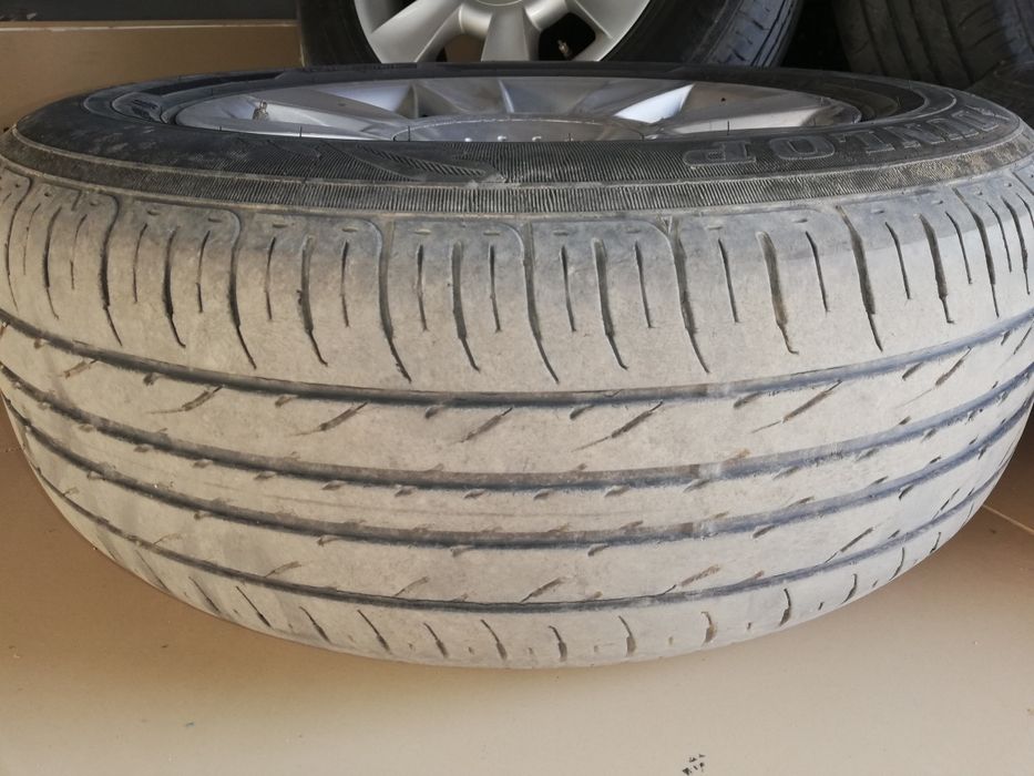 Продам комплект дисков с летней резиной.