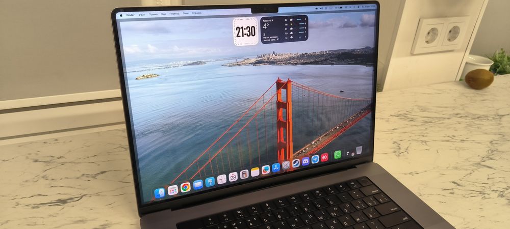 MacBook Pro 16" (2021) с чипом Apple M1 Pro.