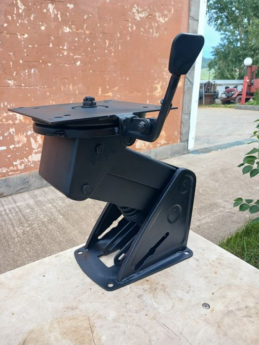 Прадоётся амартизирующия стойка.