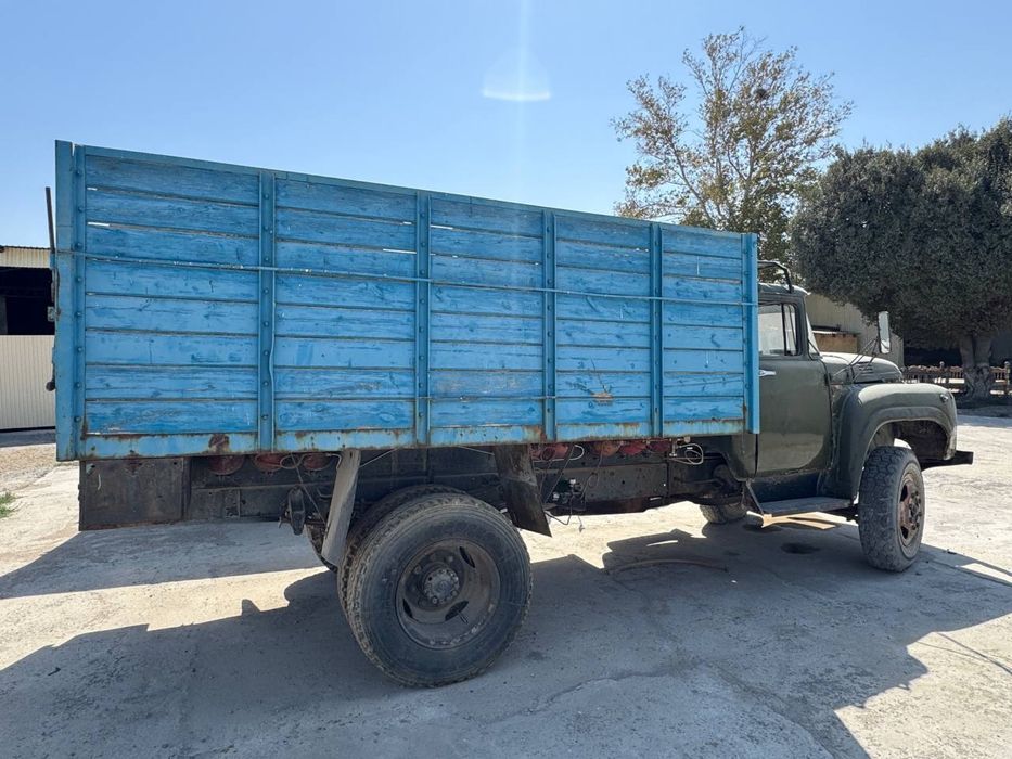 Zil 130 srochna sotiladi