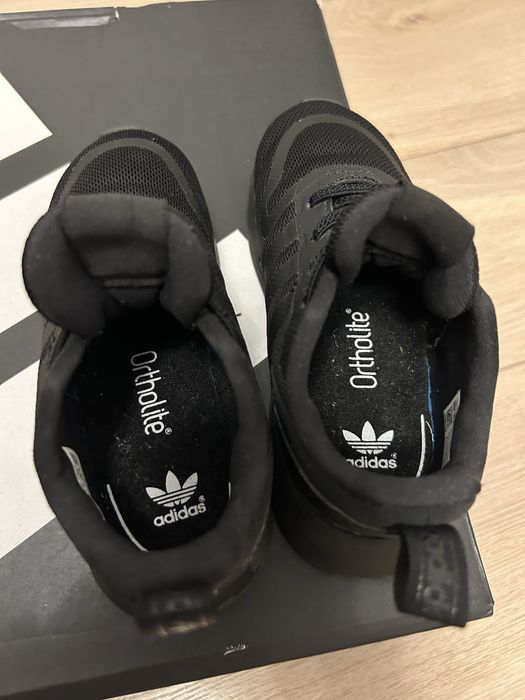 Incaltari sport Adidas negri din material textil marime 27