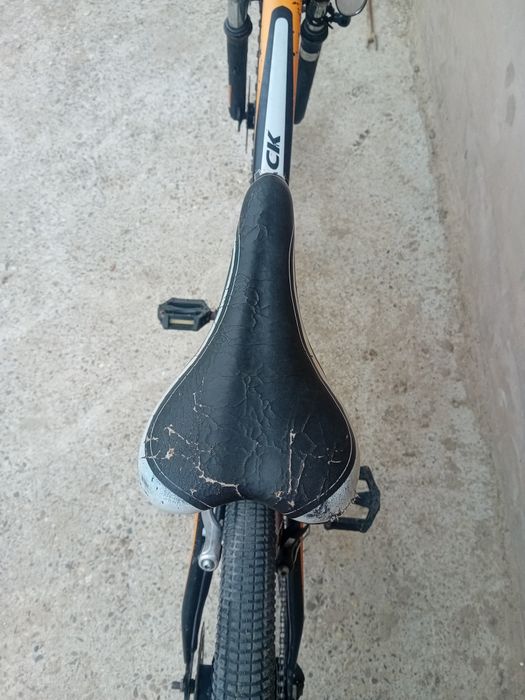 Bicicletă 26 inch, perfect funcțională + piese schimb