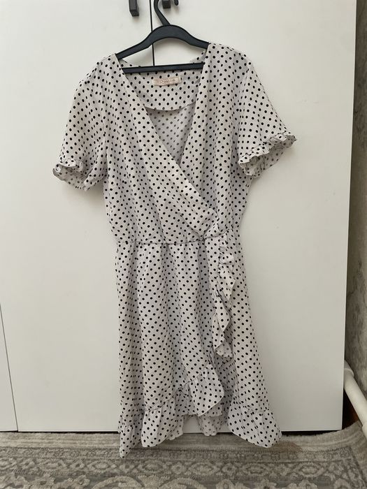 Продам платья по 3000