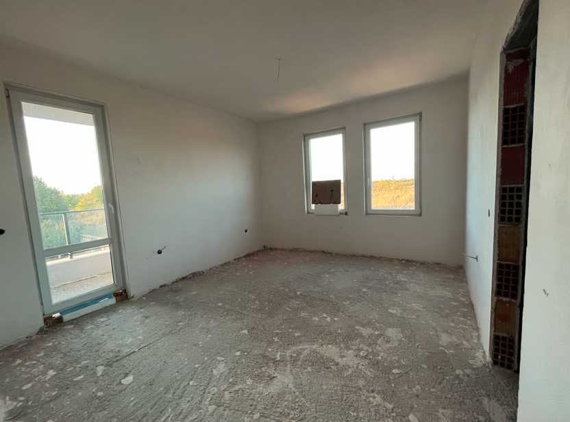 Продава се Къща в Пловдив, Коматево - 730 кв.м за 600 €/кв.м - Снимка #2