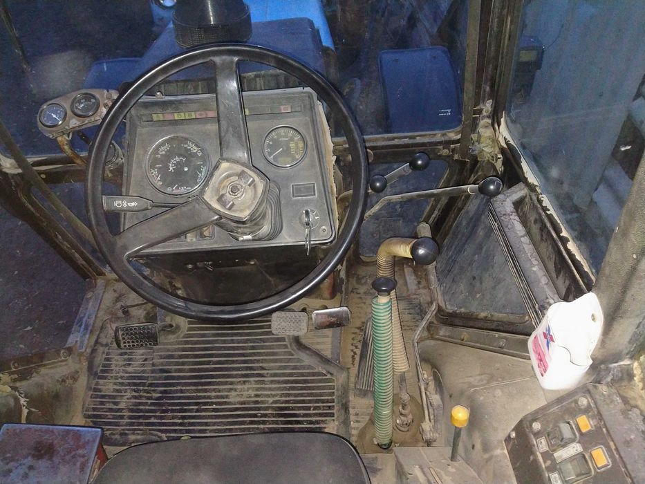 Трактор Беларус 1221