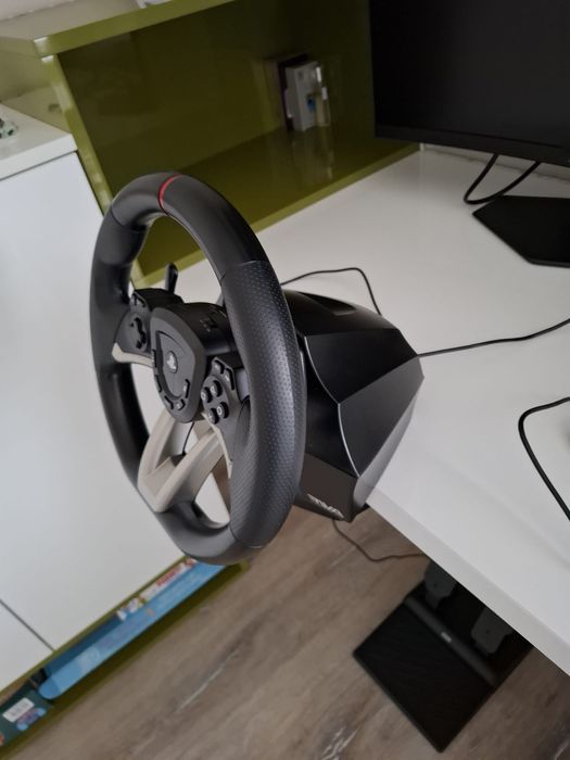 Vând volan Hori pentru Playstation 5 aflat în garanție