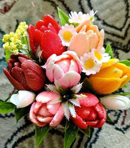 8-март учун Совунли гуллар композицияси (совға пакети ҳадя)