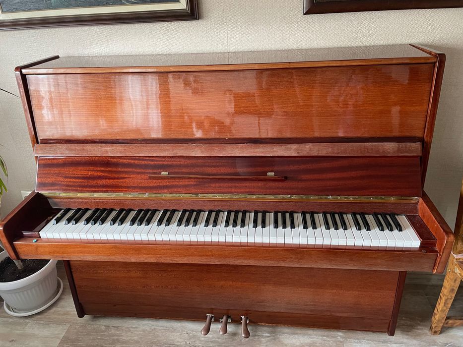 Запазено Акустично пиано